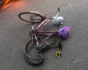 Іноземець на вантажівці збив велосипедиста