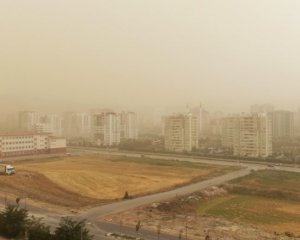 Столицу Турции накрыла мощная песчаная буря: впечатляющие кадры