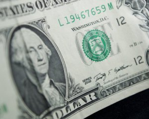 Почему доллар стремительно дорожает