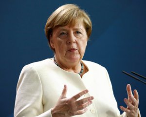 Меркель возглавила рейтинг доверия жителей развитых стран - опрос