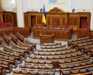 В Раду вносят законопроекты, ограничивающие употребление украинского языка