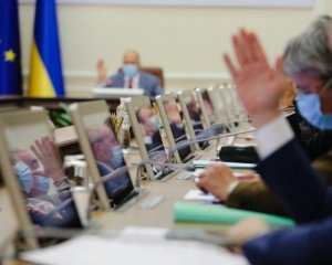 Кабмін дозволив роботу шкіл, дитсадків у червоній зоні і послабив обмеження у помаранчевій