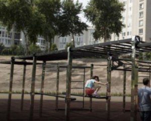 На спортивной площадке дети нашли отрезанную ногу