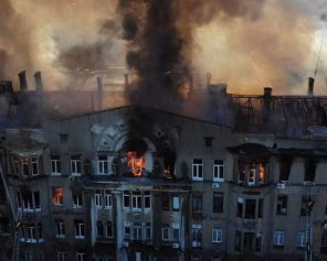 Масштабна  пожежа  в Одеському коледжі: рідні загиблих говорять про затягування справи
