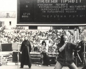Украинский гимн на фестивале спели трижды