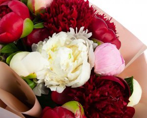 Доставка цветов от Dicentra: быстро, легко, актуально