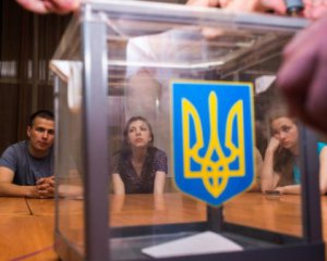 В Зеленского оценили возможность переноса местных выборов