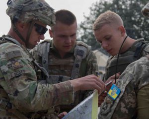 Бойовики гатили з гранатомета та  стягують на позиції інженерне обладнання