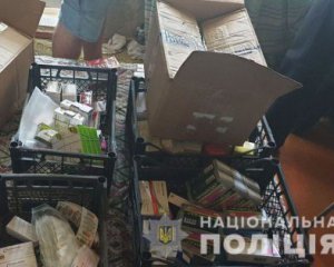 Чоловік і жінка через інтернет-магазин збували заборонені препарати з Росії