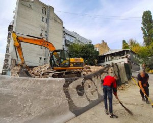Питання до Мінкульту: КМДА відреагувала на знесення історичного будинку в центрі столиці