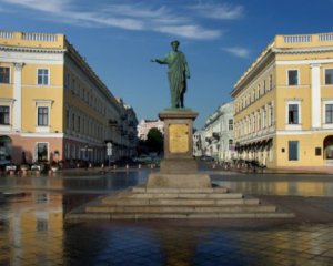 В Одессе на мэрские выборы подали документы Трухановы, Филимоновы и Зеленский