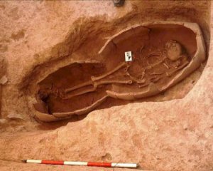 Глечики замість труни - археологи виявили незвичайне поховання