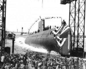 В США выпустили первую в мире подводную лодку