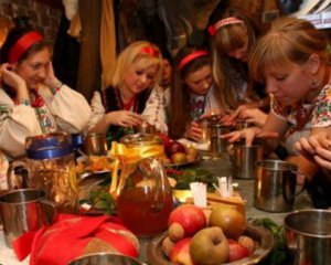 Пчелы мед берут из голубых, желтых и белых цветов. Красные цветы опыляют мухи - Трофимовские вечеринки