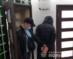 Подозреваемый в мошенничестве стрелял в полицейского