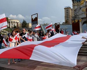 У Києві закликають до відставки посла Білорусі