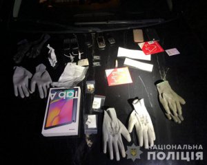 Затримали групу іноземців, які грабували банкомати