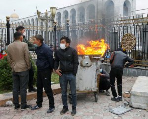 Протесты в Бишкеке: пострадали более 750 человек, один человек погиб