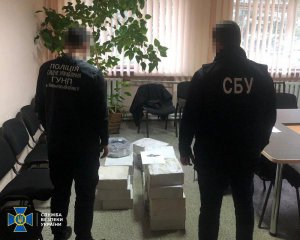 Посадовців оборонного заводу викрили на оборудці із держкоштами