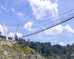 Найдовший у світі підвісний міст відкриють у Португалії