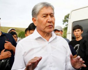 У Киргизстані затримали експрезидента Атамбаєва та ввели комендантську годину