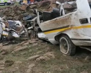 В ЮАР маршрутка упала в овраг, 12 погибших