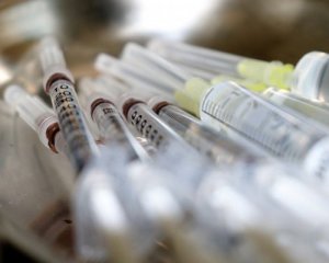 В США коронавірусну вакцину починають тестувати на дітях
