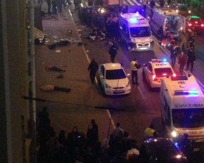 Тела с обломками авто разбросало по тротуару:  внедорожник сбил 11 человек