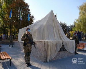 У Краматорську відкрили пам'ятний знак "Символ військової звитяги БМД-1"