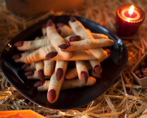 Вкусные &quot;пальцы ведьмы&quot;: рецепт блюда на Хэллоуин