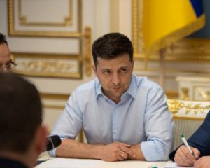 Всеукраинский опрос Зеленского хотят юридически оформить