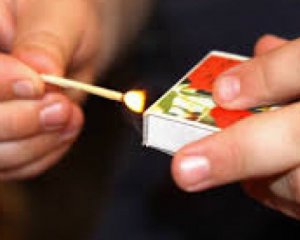 21-річна жінка спалила себе після сварки