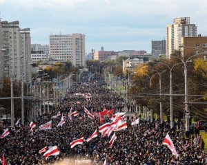 Протести в Білорусі: силовики відкрили стрілянину