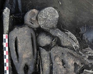 В древнем захоронении обнаружили человеческую фигуру из глины