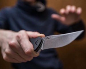 Під Києвом порізали кандидата в депутати