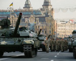 Зеленский запланировал военный парад на 30 годовщину Независимости