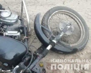 Подросток на мотоцикле въехал в трактор