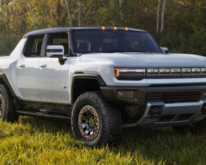 Нові електропікапи Hummer розпродали за годину