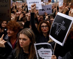 В Польше ограничили право женщин на аборты