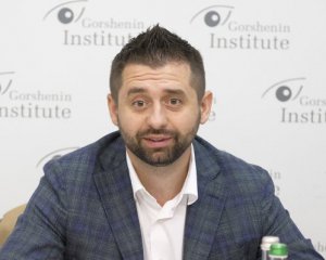 Ставлення військових до розведення сил на Донбасі - неоднозначне - Арахамія