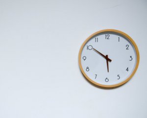 В Україні переводять годинники: як полегшити адаптацію