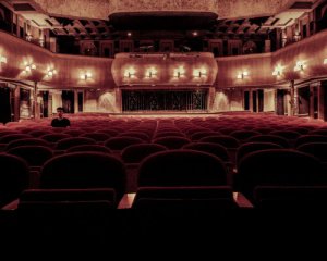 У червоній зоні дозволили роботу кінотеатрів