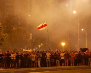 В Білорусі розпочався загальнонаціональний страйк. Силовики продовжують затримувати людей