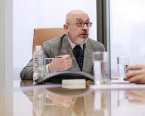 Резніков нагадав Зеленському, що його термін завершення війни на Донбасі спливає