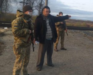 Мужчина в тапочках пытался пересечь границу из Украины в Россию