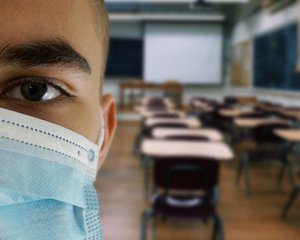 "Червоний" Івано-Франківськ відкриває школи