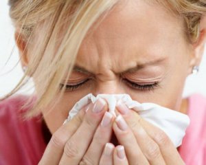 При каких условиях насморк вызывает воспаление горла и уха