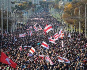 Лукашенко "знайшов", хто фінансує протести у Білорусі