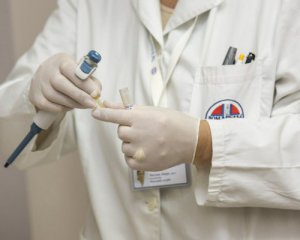 Добровольцы, тестировавшие российскую вакцину, подхватили Covid-19