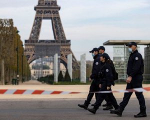 Франція посилює карантин: повторно введений режим самоізоляції